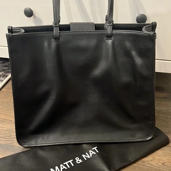 Matt & Nat Vegan Leather Black Tote - Picture 7 of 7